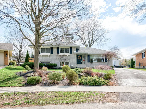 19 Linton Pl, Kitchener, ON N2B 2K1