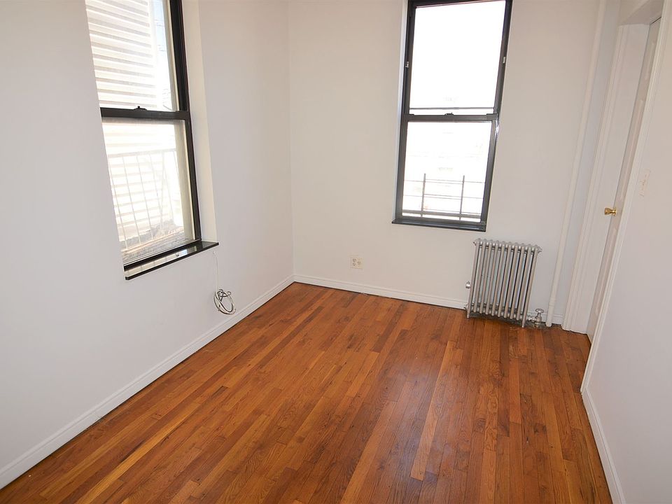 maspeth bedroom