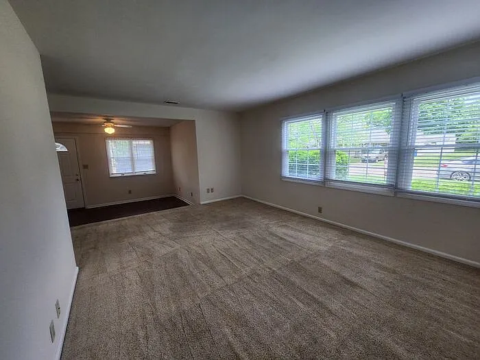 2521 Mariposa Dr — Photo 13