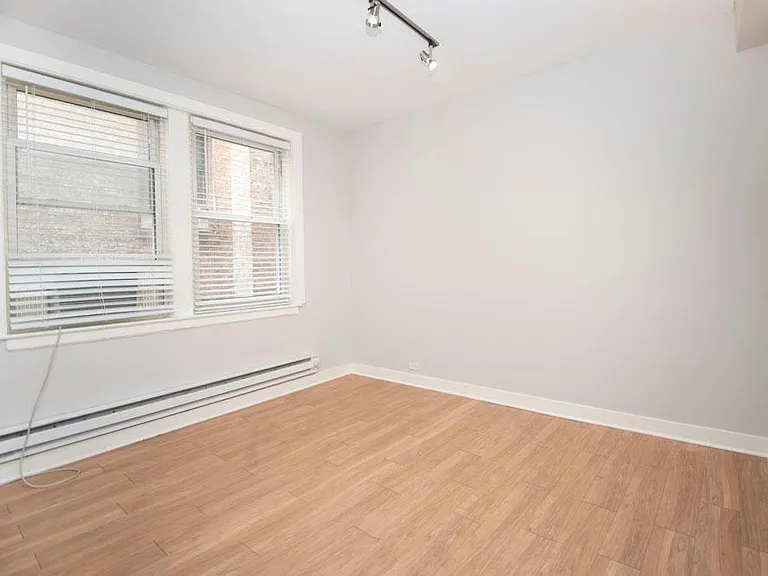 511 W Belmont Ave #28 — Photo 3