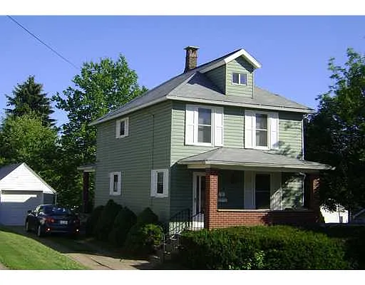 708 Stanton St photo 1