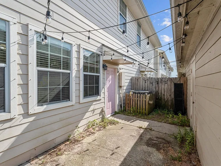 2131 Kemah Village Dr — Photo 33