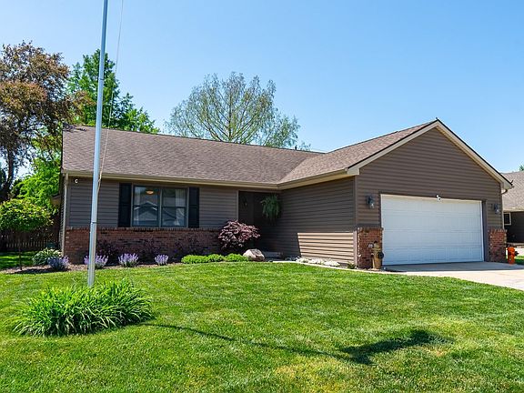 2nd image of 1015 Southport Dr