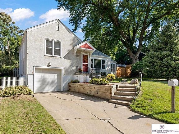 2nd image of 124 Elmwood Dr