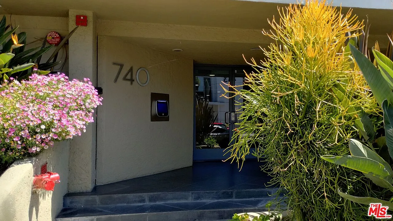 1 bed, 1.0 bath, 664 sqft, $2,700 — Photo 2