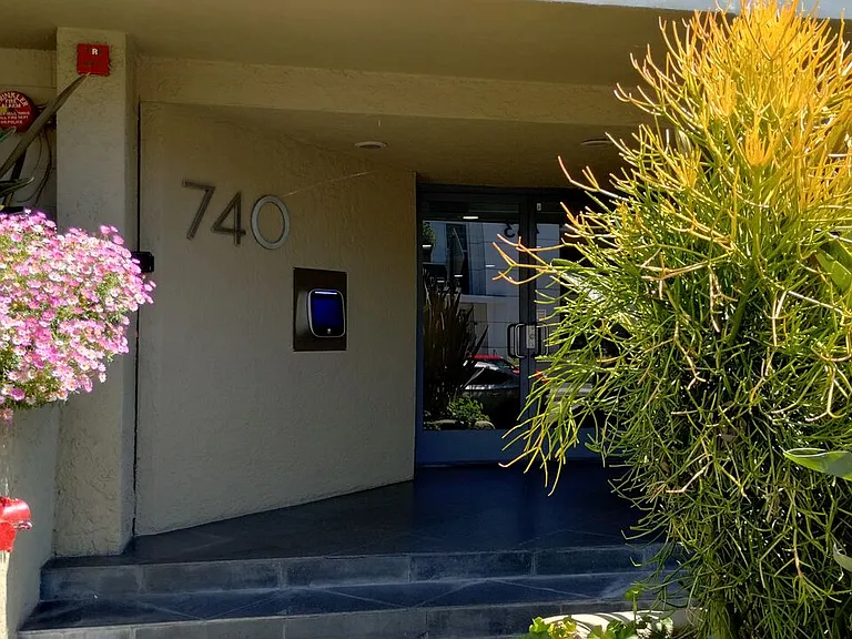 740 N Kings Rd #224 — Photo 2