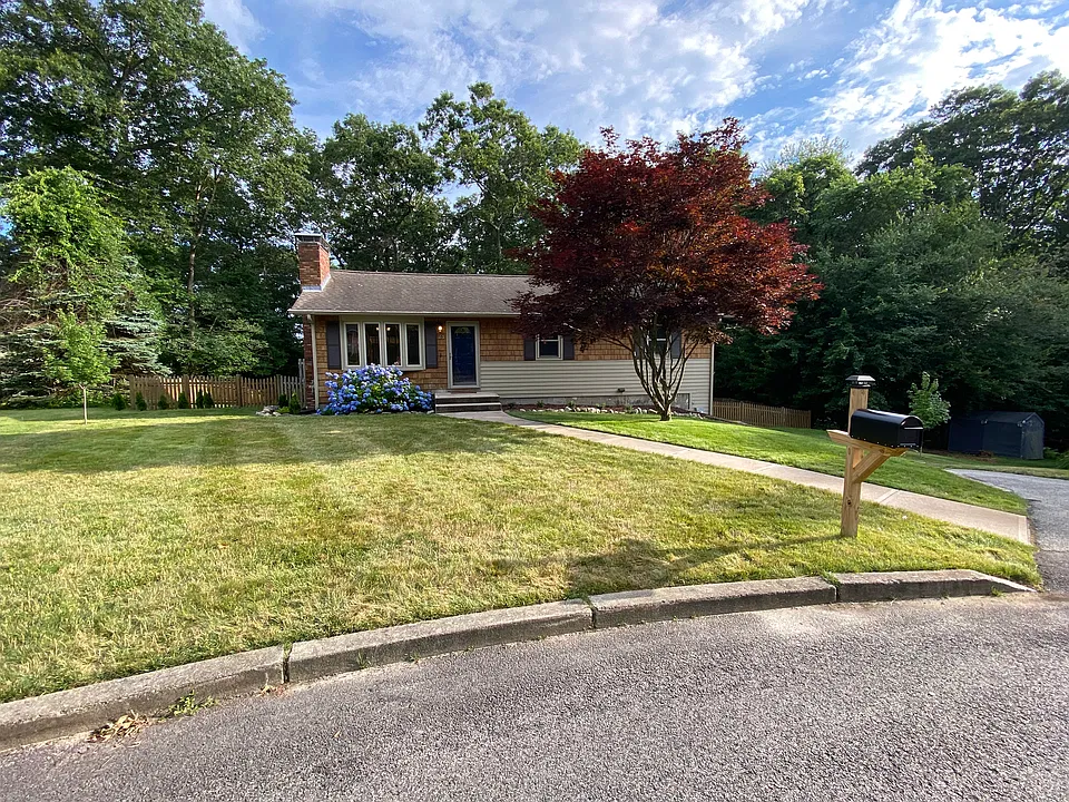 Woodmont Dr