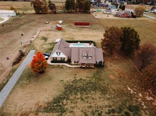 2225 W County Line Rd, Springdale, AR 72762