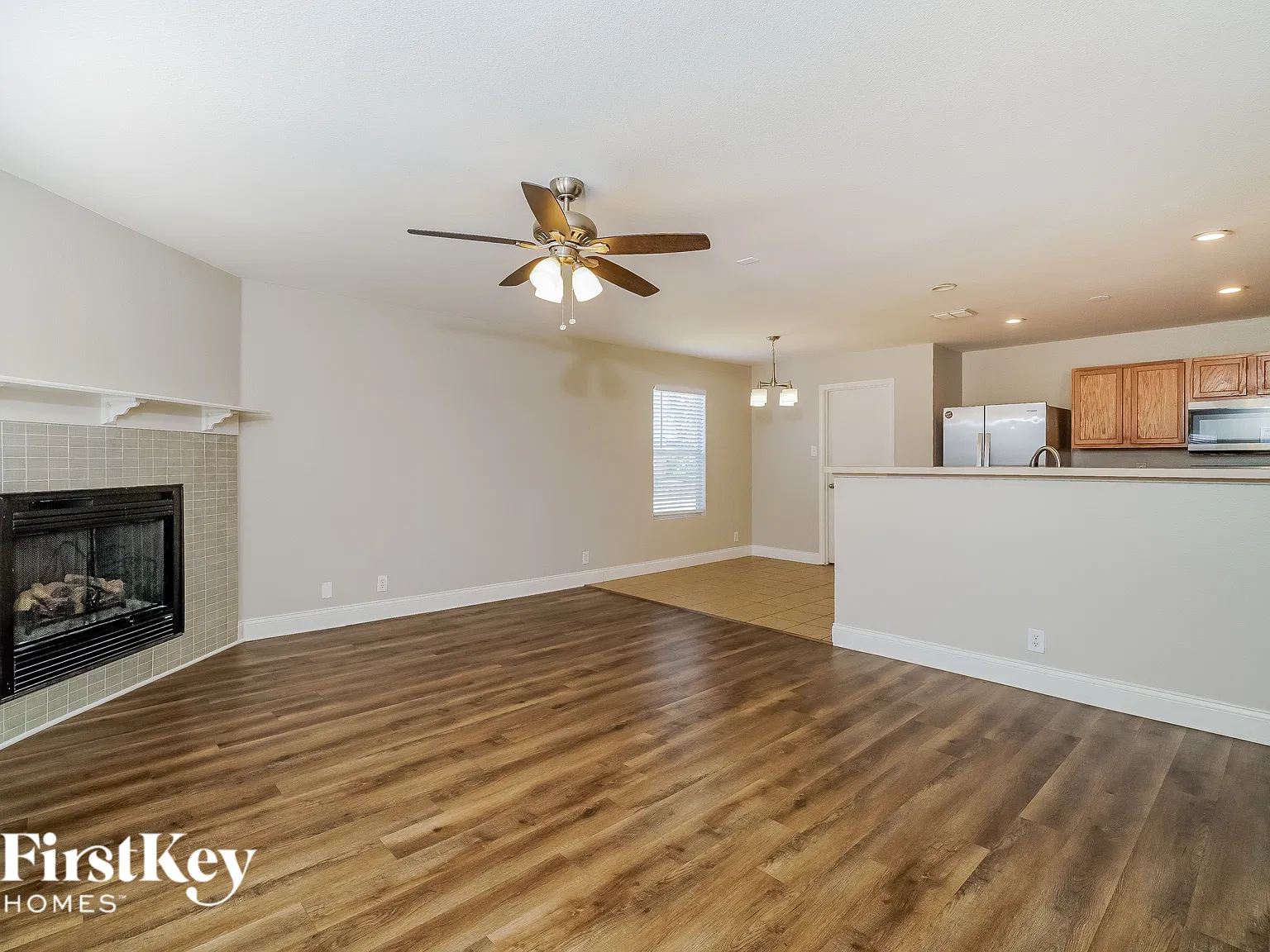 4 bed, 2.5 bath, 2550 sqft, $2,055 — Photo 4