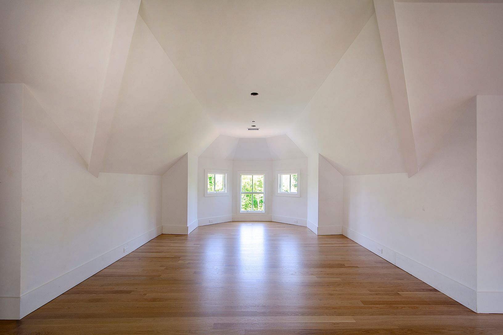  Bay Windows on 3rd Floor