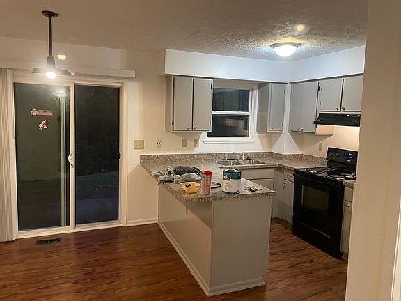 4th image of 2699 Walden Bluff Ct