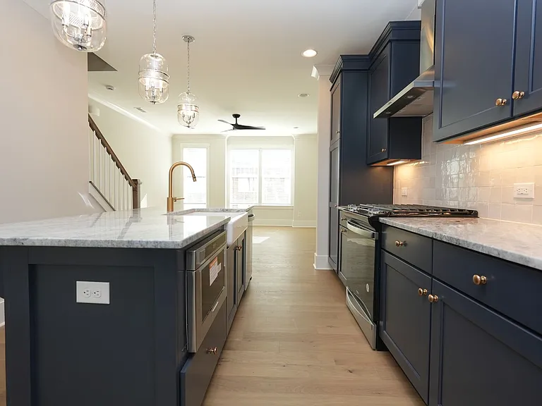 1405 Kenilworth Ave — Photo 10