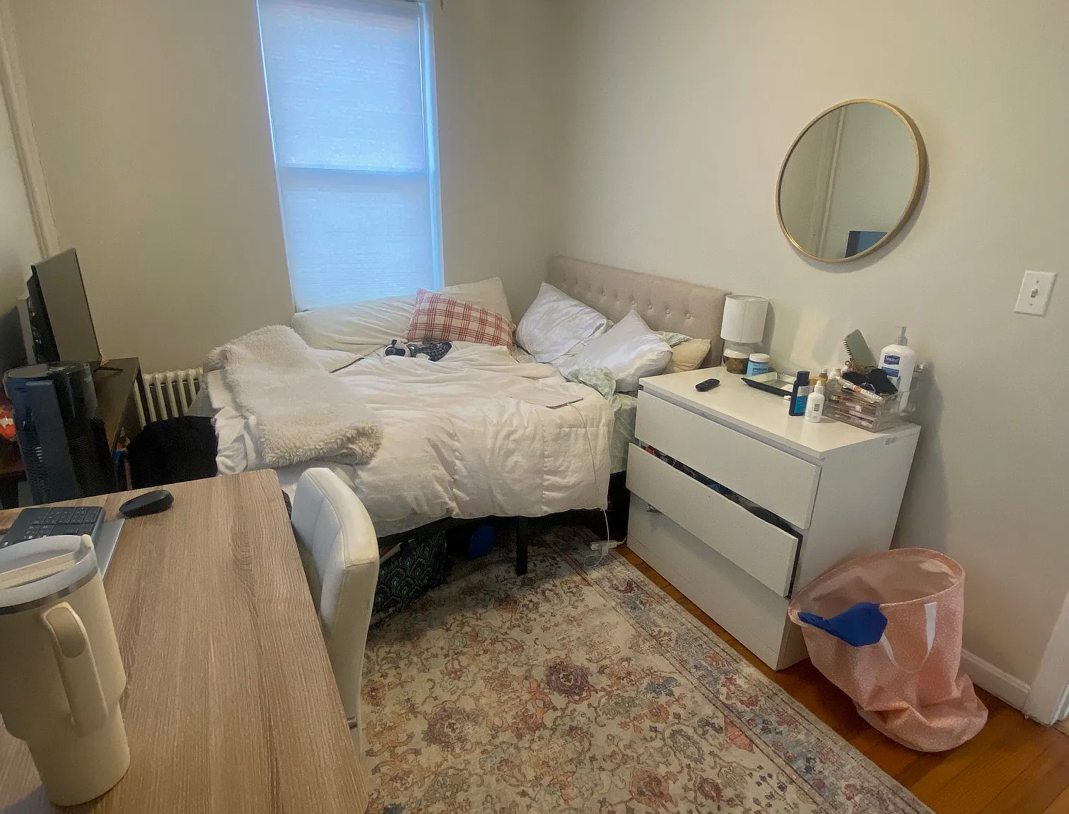 2 bed, 9999 sqft, $3,600 — Photo 1