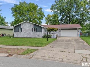 217 Deer Head Ln, Springfield, IL 62704