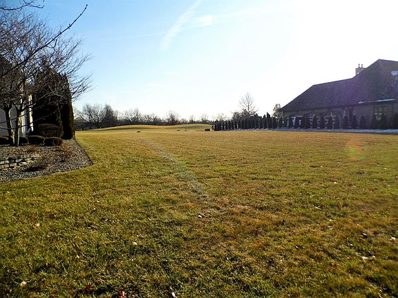 3rd image of 607 Killarney Dr