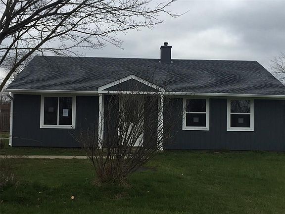 3rd image of 3313 Englewood Dr