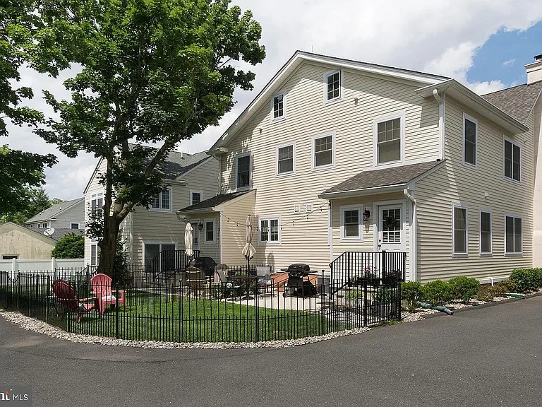 16 Harris Rd — Photo 4