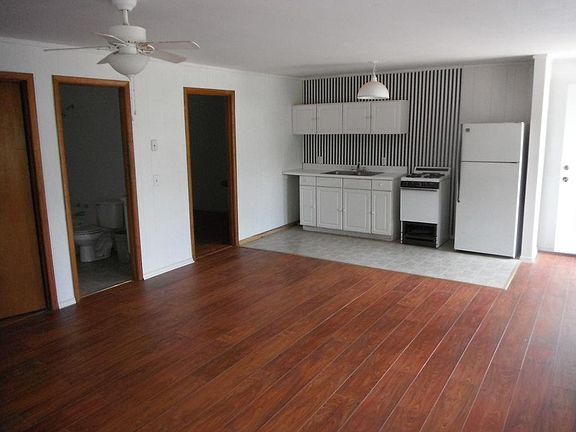 2nd image of 209 W Jackson St #3