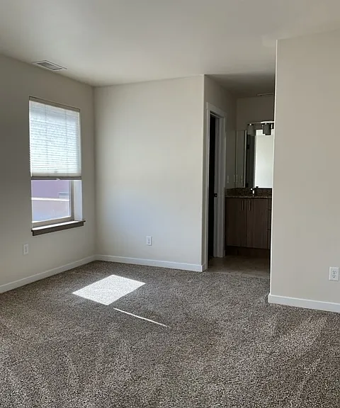 728 Oak St — Photo 14