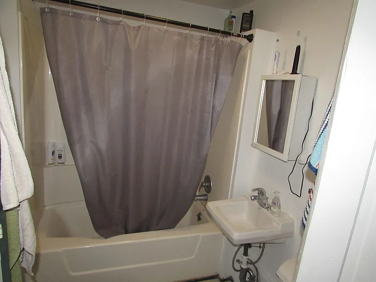 215-217 N Blair St — Photo 8