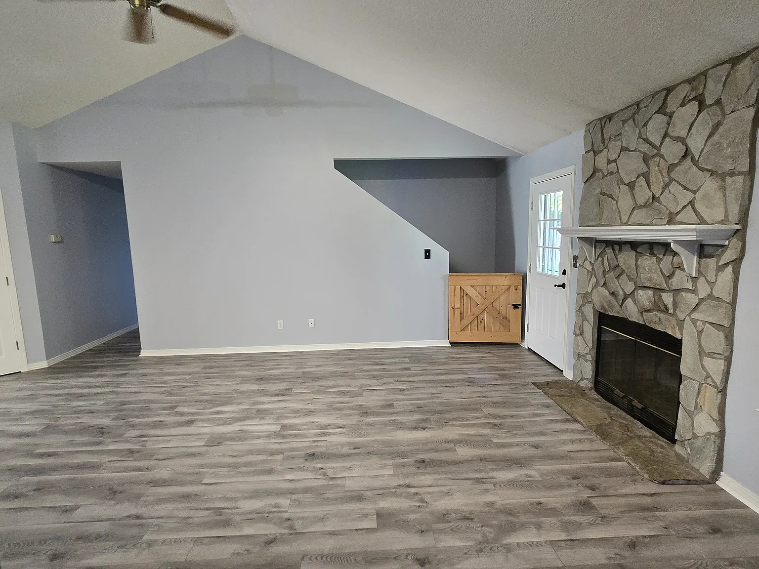 3 bed, 1920 sqft, $2,100 — Photo 2