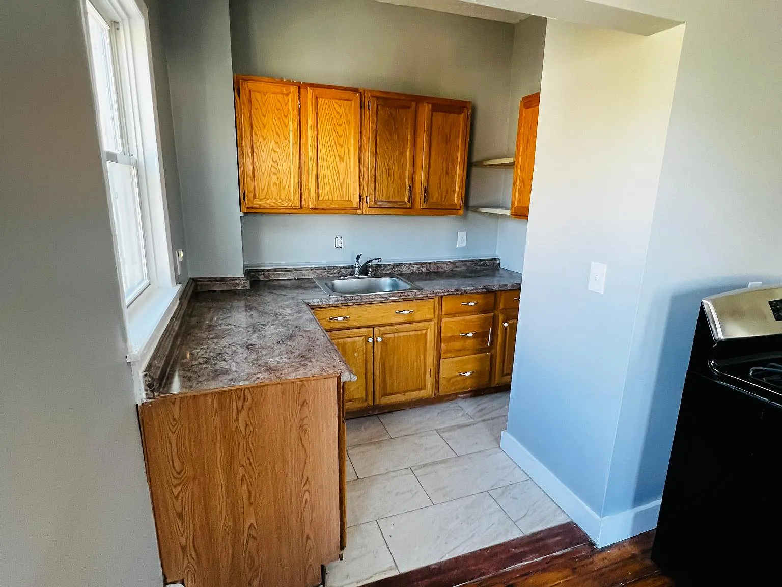 3 bed, 1200 sqft, $2,100 — Photo 3