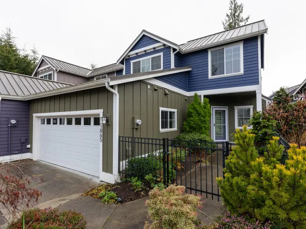 1865 Sakai Village Loop NE, Bainbridge Island, WA 98110