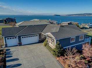 1041 Bayshore Dr, Camano Island, WA 98282