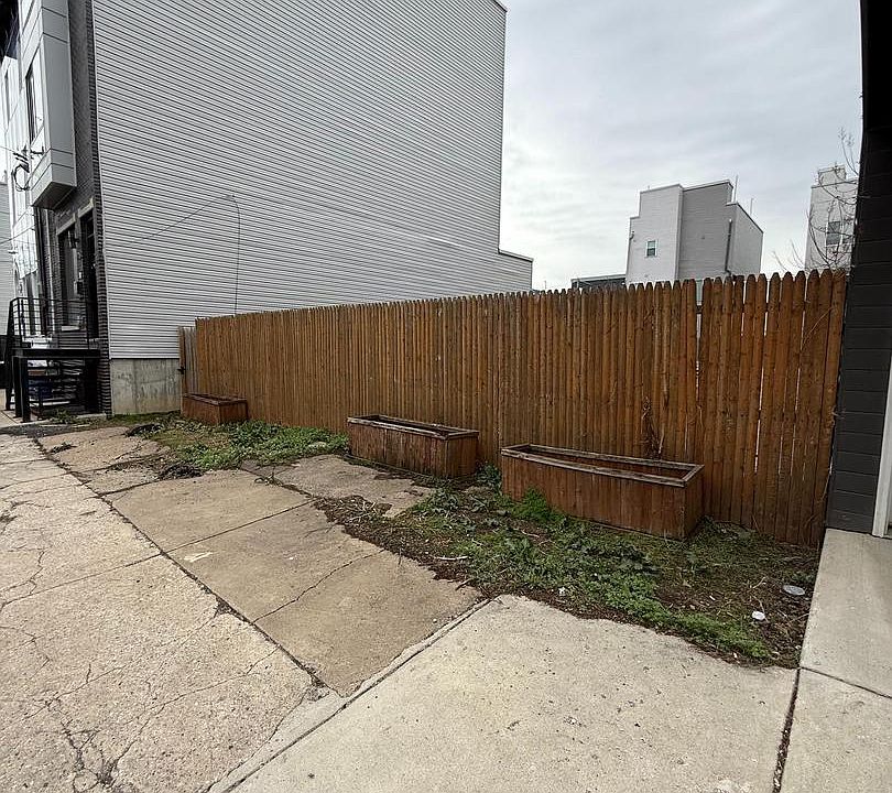 1st image of 1922-24 E Cumberland St