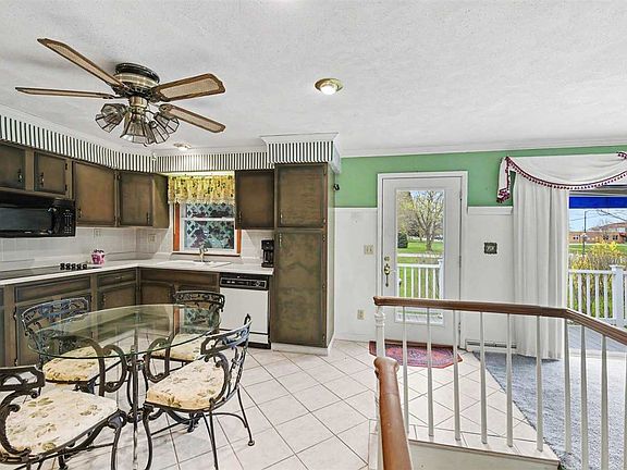 2nd image of 404 May St