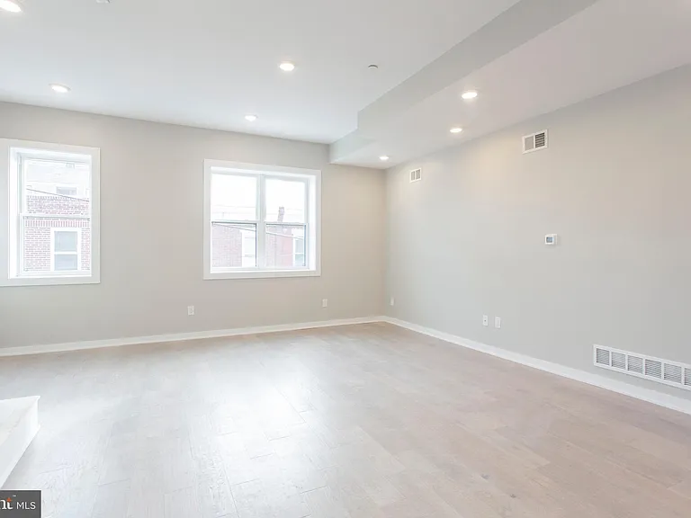 1320 S Opal St #2 — Photo 8