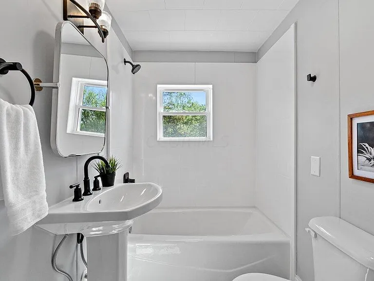 1474 Glenn Ave — Photo 17