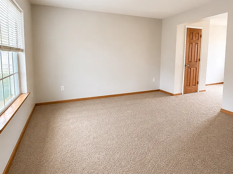 1011 S Jefferson St — Photo 2