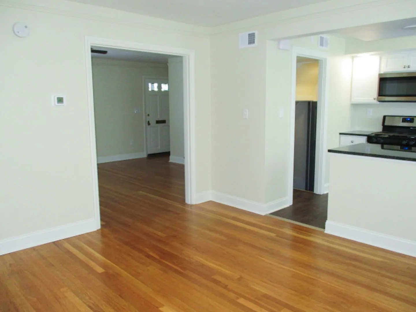 Biggert Manor — Photo 4