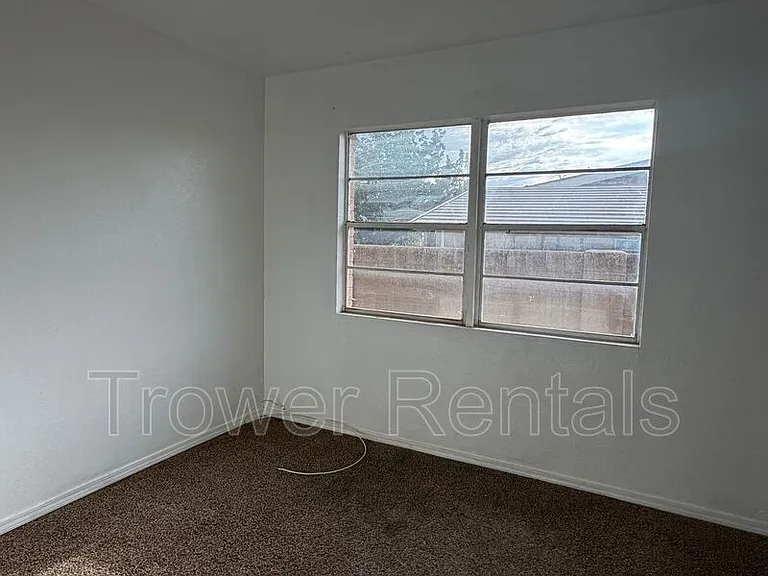 406 San Jacinto St — Photo 19