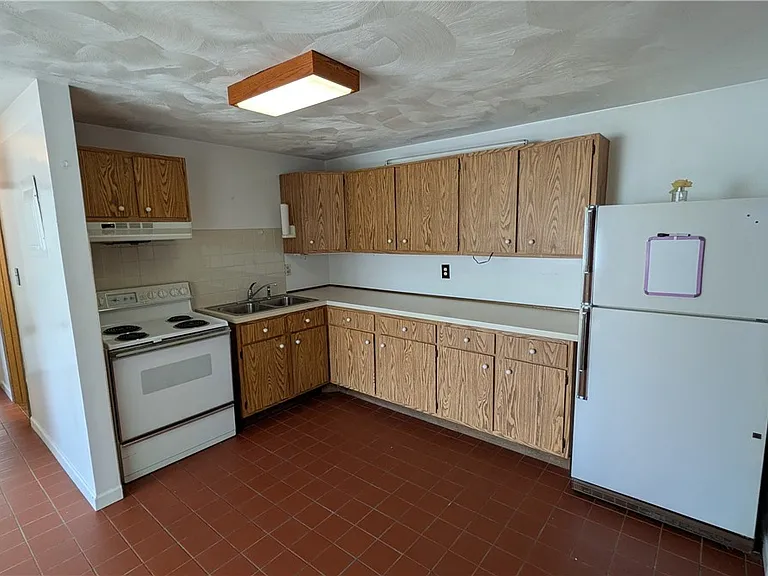 51 S 86th St #11B — Photo 4