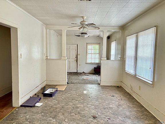 5th image of 120 Henderson St