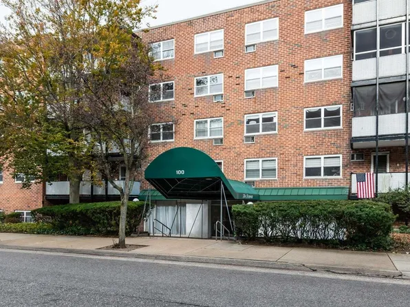 100 Lincoln Avenue #24D, Mineola, NY 11501