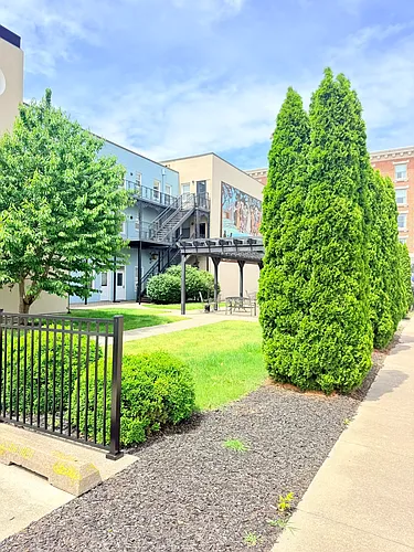151 N Fountain St Photo 1