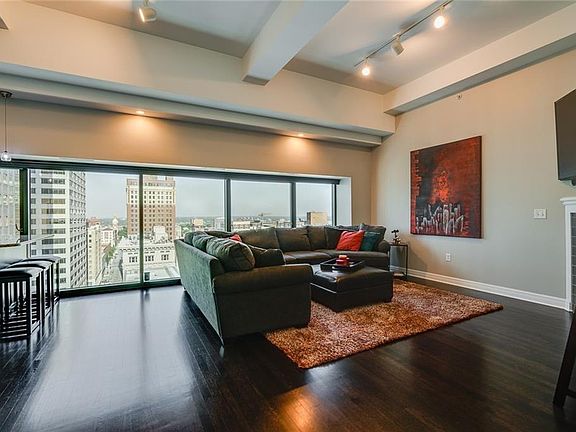5th image of 1101 Walnut St Unit 1504