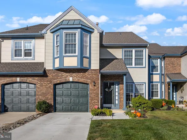 23 Hilltop Ln, Medford, NJ 08055