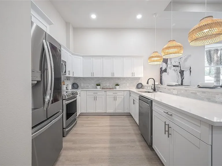 9417 Citrus Glen Pl — Photo 5