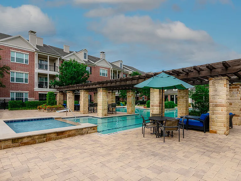 Beautiful outdoor dining near pool