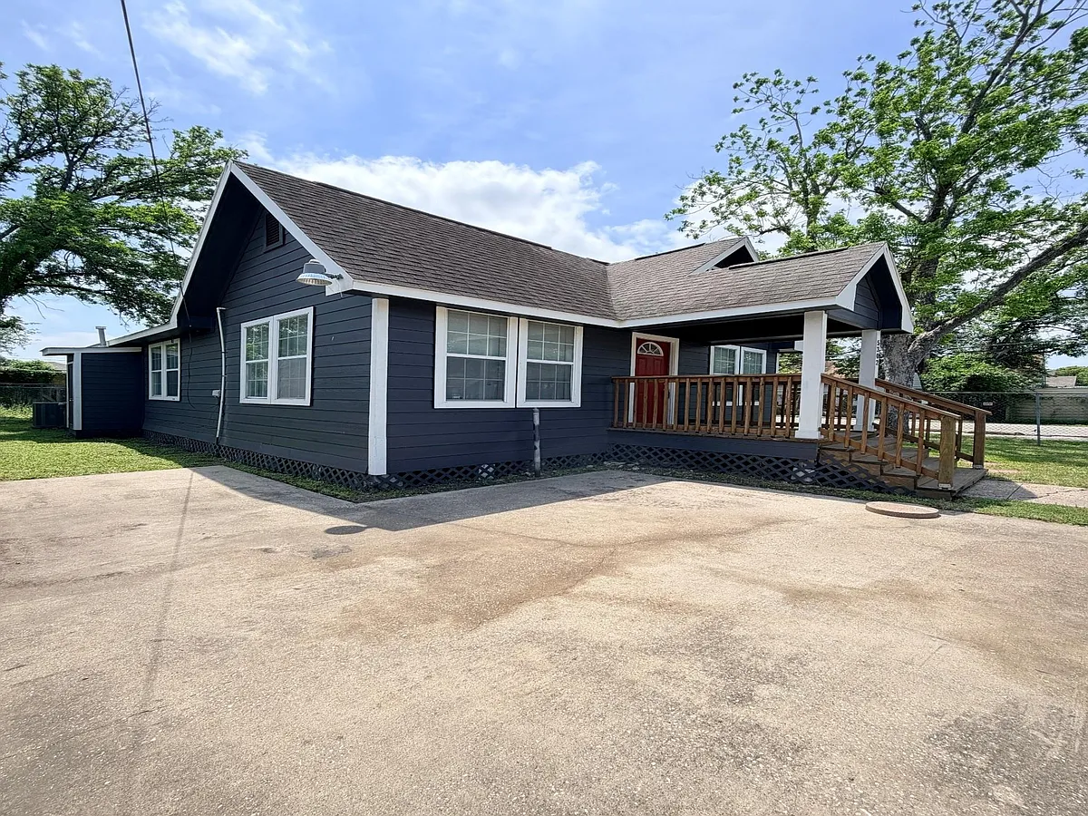 Building Photo - 5302 Clay St