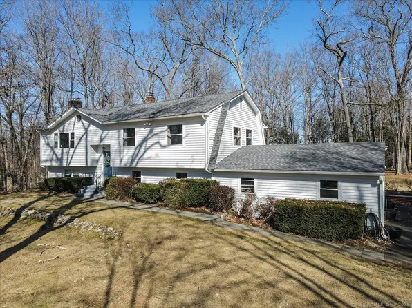 105 Pepper Tree Hill Lane, Southbury, CT 06488