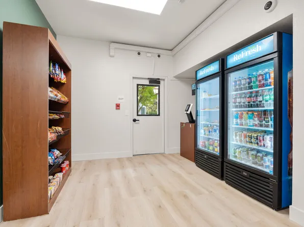 AVIA Lofts on Parkway