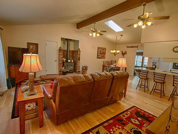2nd image of 4956 Oak Dr