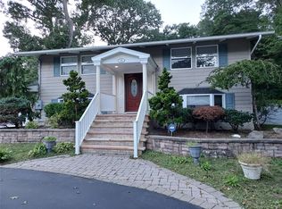 (Undisclosed Address), East Setauket, NY 11733