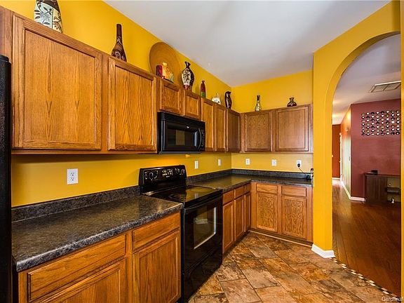 4th image of 7616 Abigail Glen Dr #133