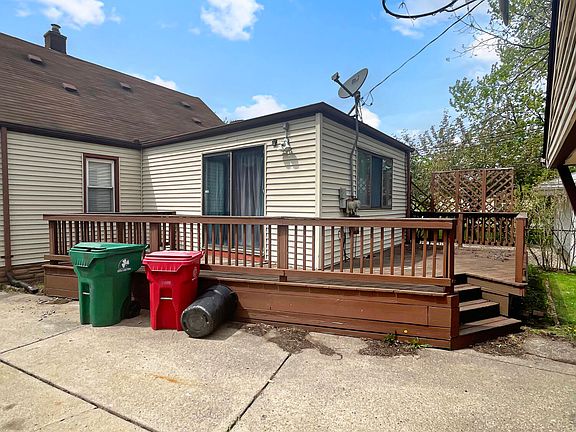 3rd image of 21120 Beechwood Ave